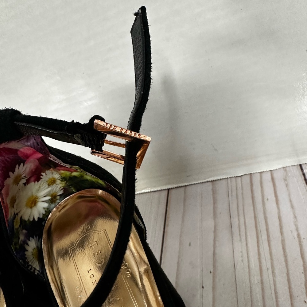 TED BAKER SANDALS - Picture 7 of 10